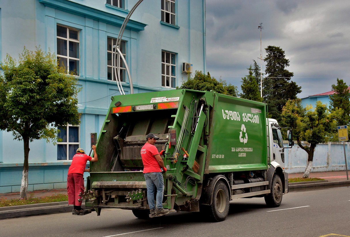Changing waste management practices in Georgian cities 