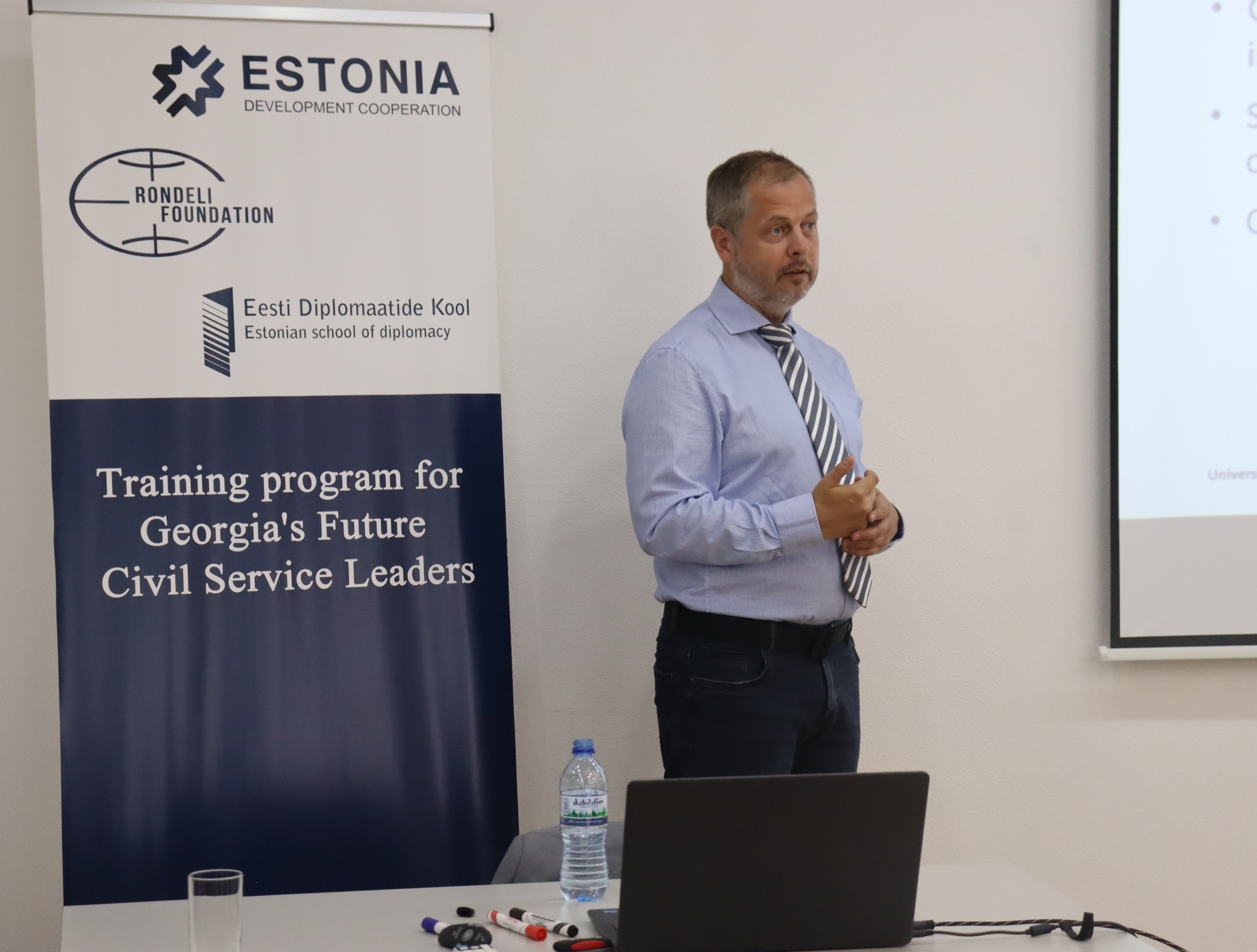 The Estonian expert, Dr. René Värk visited the Rondeli Foundation