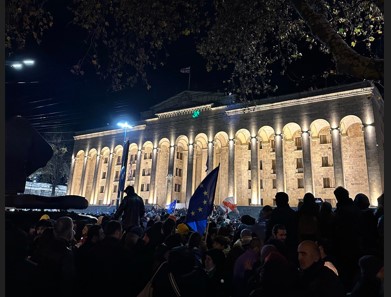 Riot police disperse protestors rallying against Georgia’s retraction of EU bid